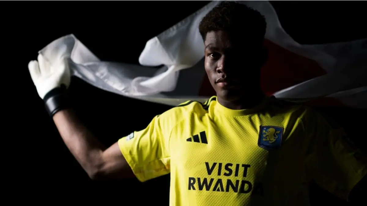 Kiper Jepang Zion Suzuki resmi gabung Aston Villa. (Foto: avfc.co.uk)