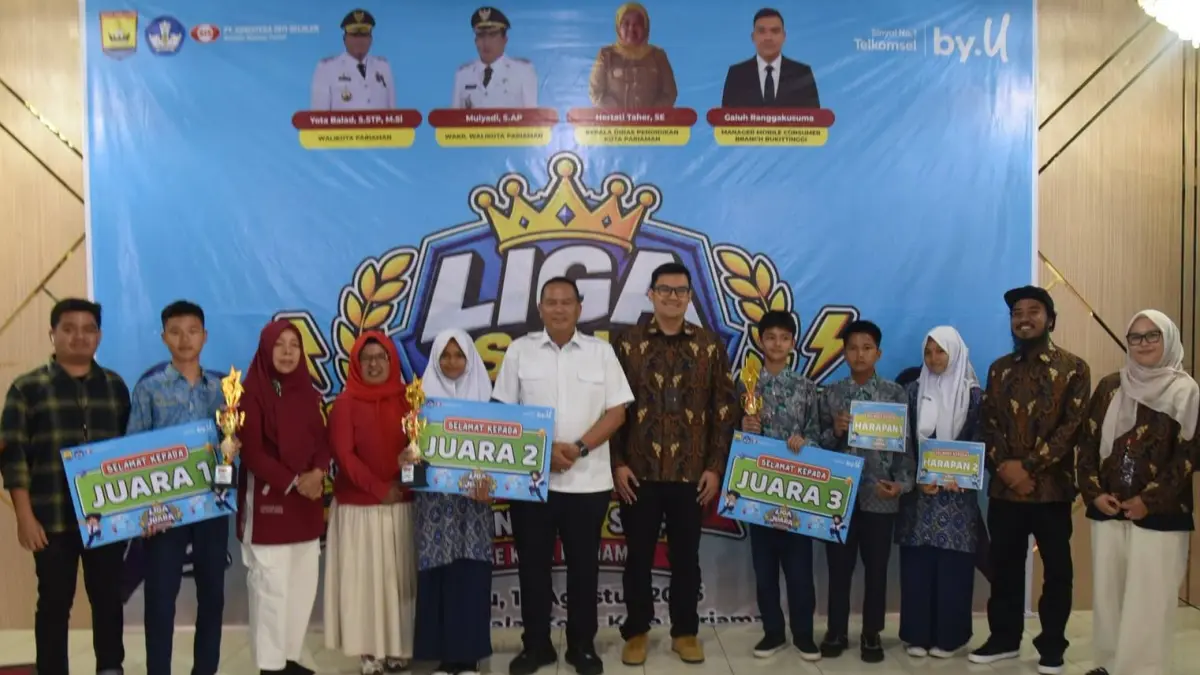 Wali Kota Pariaman Yota Balad bersama pemenang Liga Sang Juara Uji Pengetahuan Raih Kejayaan Tingkat SMP se-Kota Pariaman, Rabu (19/8/2026).