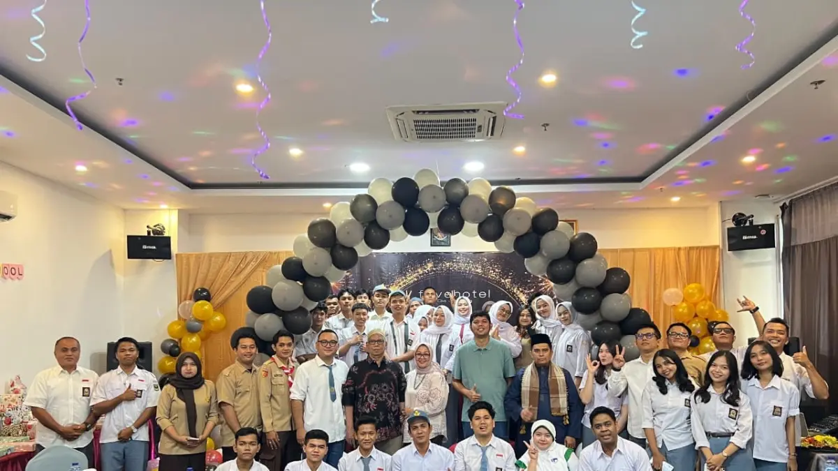 Favehotel Olo Padang merayakan anniversary ke-10 dengan semangat kebersamaan, peningkatan pelayanan, serta menyalurkan bantuan CSR bagi panti asuhan terdampak banjir. (DOKUMENTASI PRIBADI)