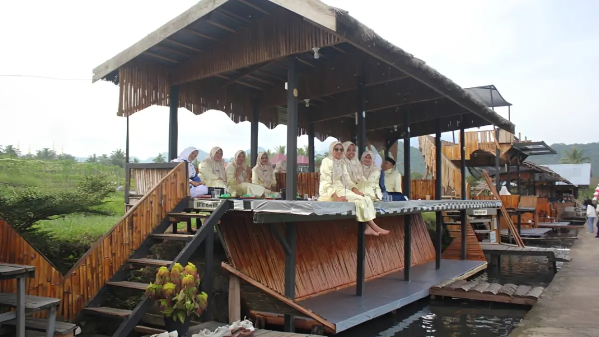 Wisata Banda Dareh di Jorong Badinah Murni, Nagari Minangkabau, Kecamatan Sungayang, Tanahdatar, tumbuh dari gotong royong warga dan dukungan berbagai pihak.