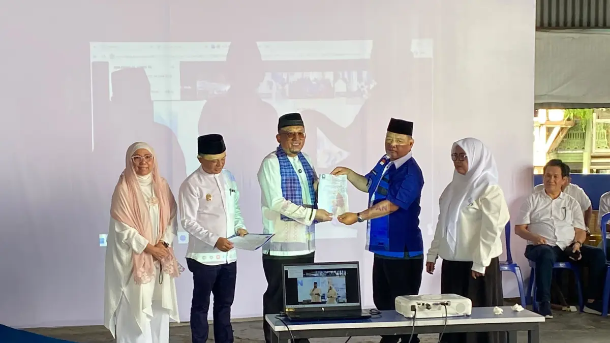 DPD PAN Padang menggelar tasyakuran HUT ke-28 bersama anak yatim dan pengurus, Minggu (23/8/2026). (ADETIO/PADEK)