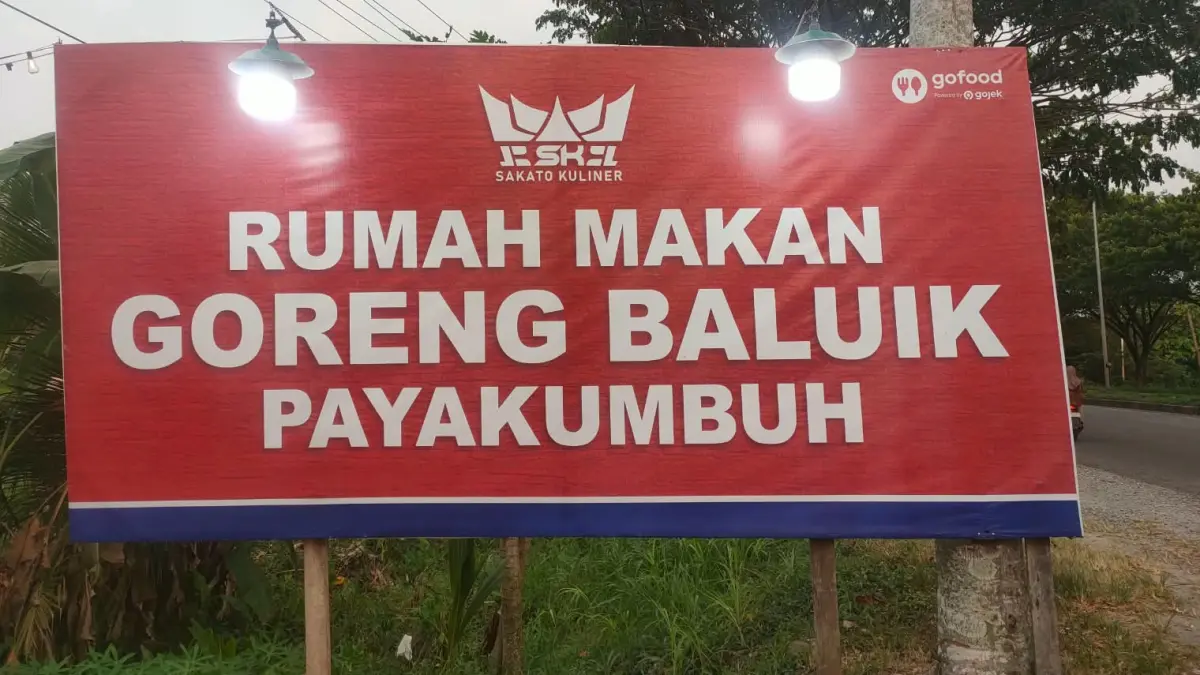 Rumah Makan Goreng Baluik Payakumbuh di Bypass Padang.