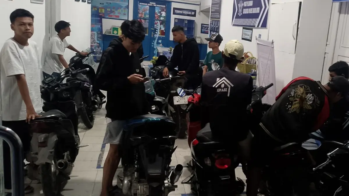 Satlantas Polres Solok Kota mengamankan 10 kendaraan berknalpot brong dalam Operasi KRYD, Sabtu (22/8/2026) malam. (Satlantas Polres Solok Kota)