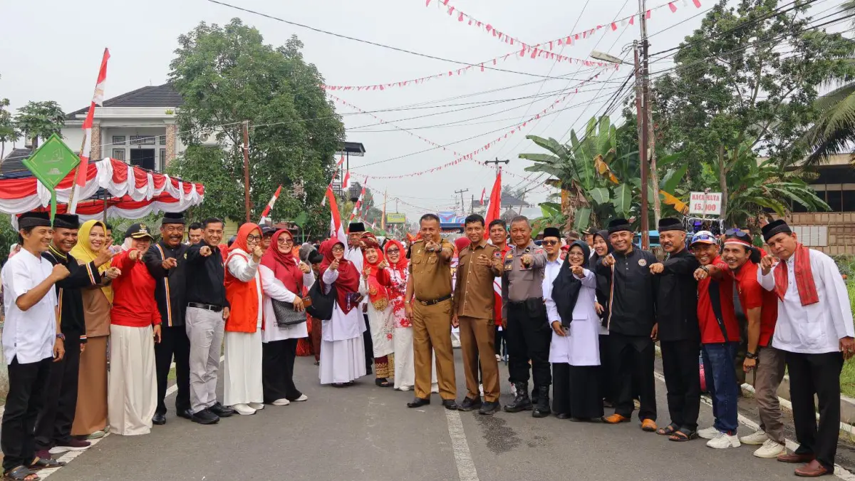Pawai Alegoris Latina meriahkan HUT ke-81 RI dengan kolaborasi pelajar, Niniak Mamak, Bundo Kanduang, KWT, koperasi dan pemuda.
