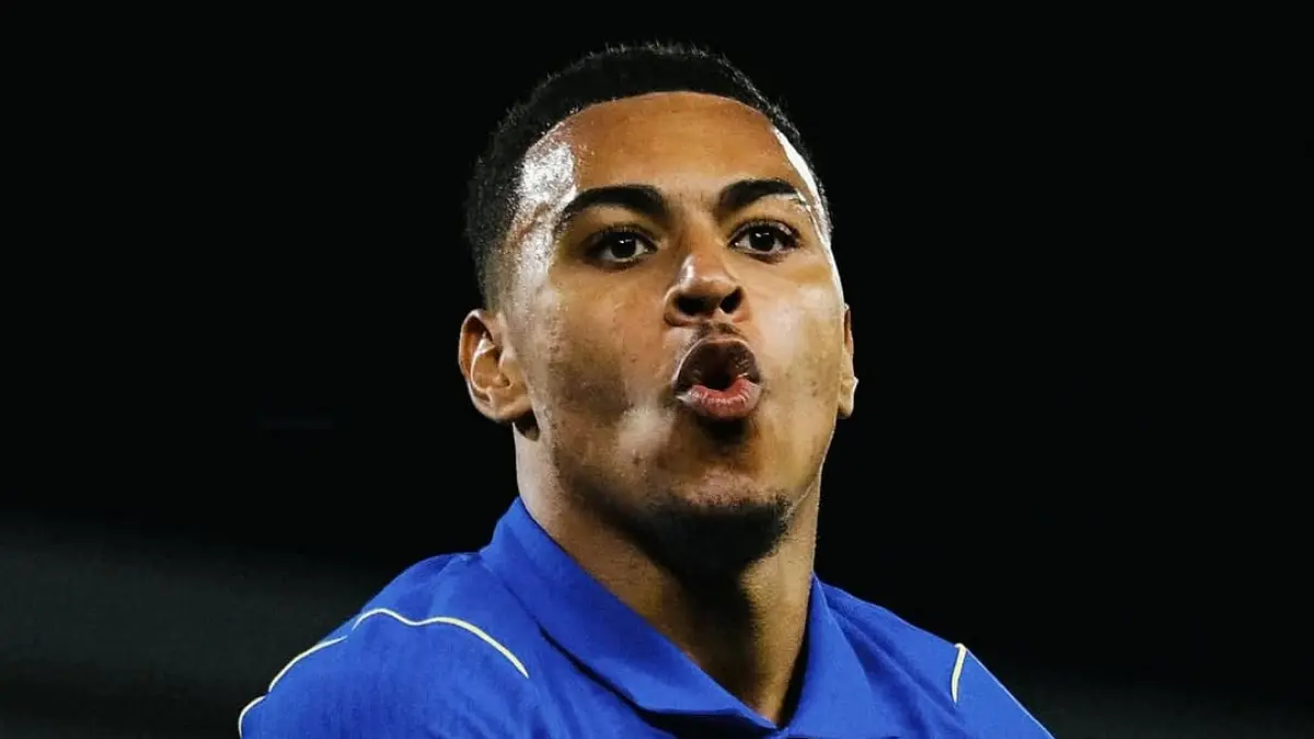 Morgan Rogers selebrasi usai mencetak gol untuk Chelsea saat debut kompetitif menghadapi Fulham di Premier League 2026-2027. (Foto: Instagram @chelseafc)