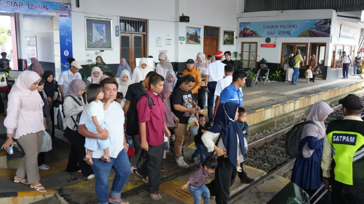 KA Pariaman Ekspres menjadi layanan dengan pelanggan terbanyak di KAI Divre II Sumbar saat momentum Maulid Nabi Muhammad SAW 1448 H.
