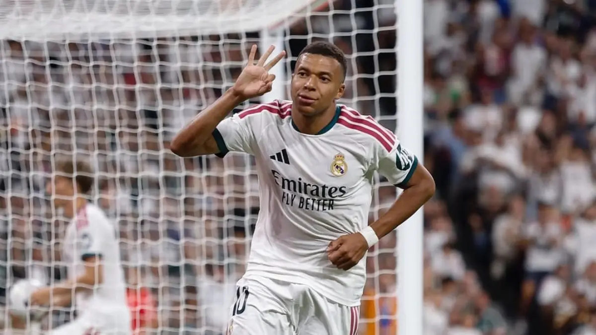 Kylian Mbappe merayakan hattrick saat Real Madrid menang 4-1 atas Real Sociedad di Santiago Bernabeu. (Foto: Instagram @k.mbappe)