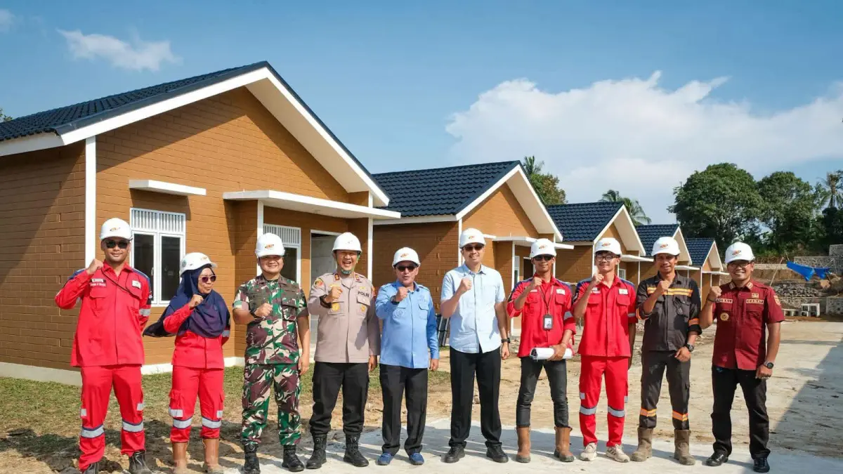 Bupati Tanahdatar Eka Putra dan Forkopimda meninjau pembangunan 79 unit Huntap Rambatan dan infrastruktur pascagalodo, Kamis (27/8/2026).