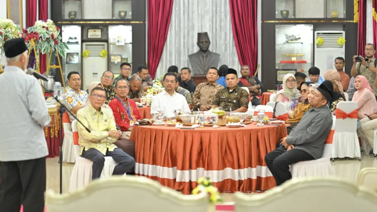 Gubernur Sumatera Barat Mahyeldi menerima kunjungan Tim Penilai Indonesia Muslim Travel Index (IMTI) 2026 di Istana Gubernuran, Kamis (27/8/2026). (Dok. Makopim/Ab)