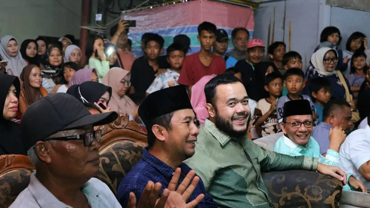 Fadly Amran saat menghadiri puncak peringatan Hari Ulang Tahun (HUT) ke-81 Kemerdekaan Republik Indonesia (RI) yang digelar Ikatan Pemuda Pemudi Kampung Olo (IKAPOL) di Jalan Legislatif, Kelurahan Kampung Olo, Kecamatan Nanggalo, Sabtu (29/8/2026). (Foto: Diskominfo)