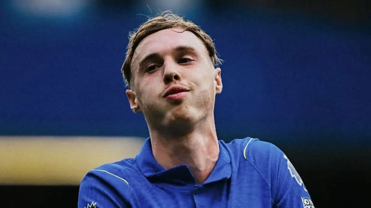 Cole Palmer merayakan gol penentu kemenangan Chelsea 4-3 atas Brighton di Stamford Bridge pada Premier League 2026/2027. (Foto: Instagram @chelseafc)