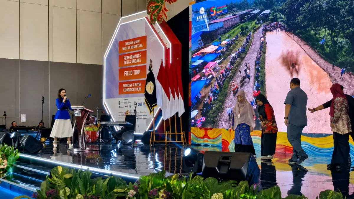 Kabupaten Tanahdatar meraih Juara 1 Lomba Video Kreatif AOE 2026 melalui video karya DPMPTSP Tanahdatar “Pacu Jawi | Warisan Yang Terus Berlari” yang mengangkat tradisi Pacu Jawi sebagai simbol keberanian dan kekayaan budaya Minangkabau.