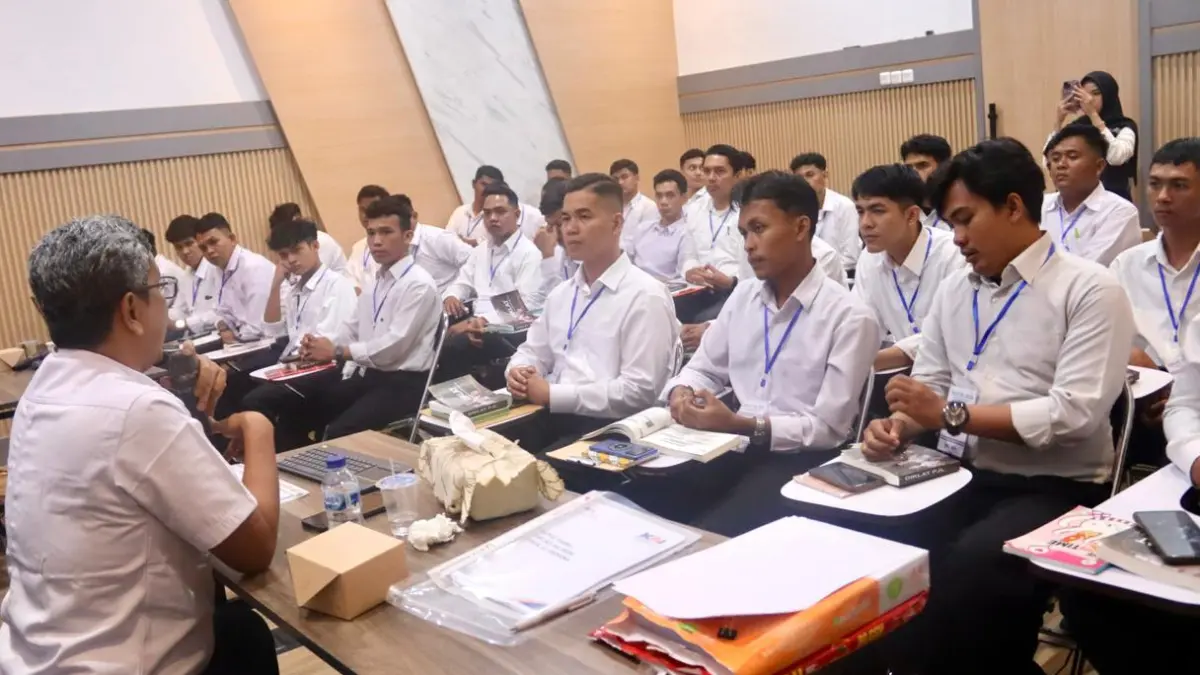 KAI Sumbar membekali 37 PJL baru sebelum menjalani sertifikasi dan ditempatkan di sejumlah wilayah kerja.