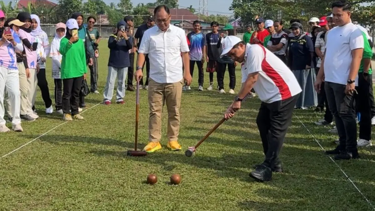 Ketua Umum KONI Sumbar Hamdanus membuka Kejurprov IWBA Sumbar 2026 di FIK UNP Lubuk Buaya, Minggu (30/8/2026).