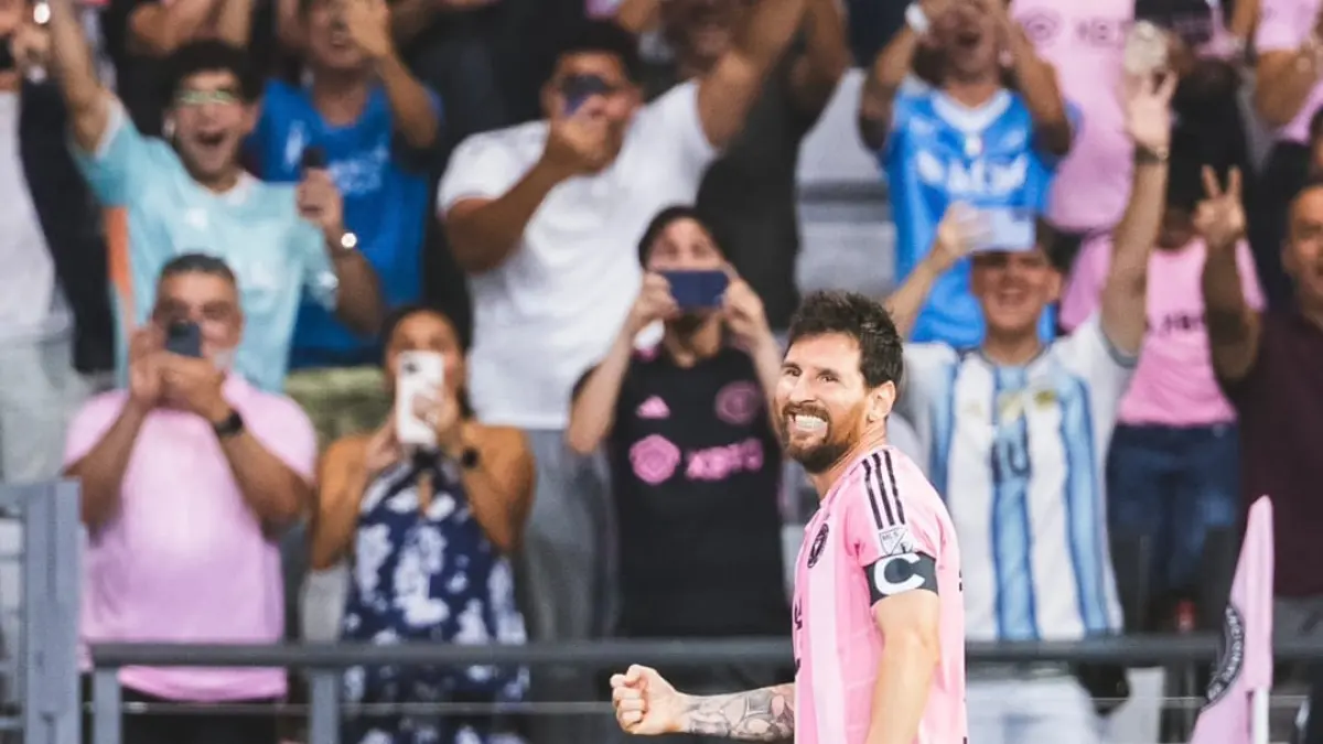 Lionel Messi merayakan gol saat Inter Miami menang 7-1 atas CF Montreal. (Foto: X @InterMiamiCF