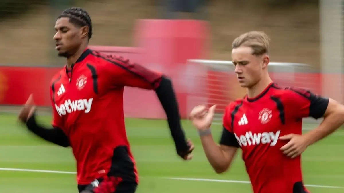 Marcus Rashford menjalani latihan bersama Manchester United jelang menghadapi Ipswich Town di Premier League 2026/2027.(Foto: Instagram @manutd)