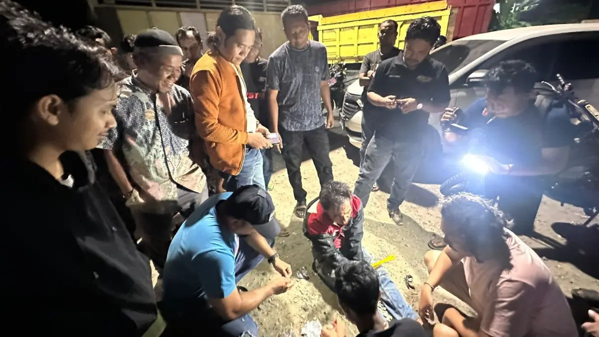 Satresnarkoba Polres Dharmasraya menangkap residivis berinisial SY, 44, yang diduga menguasai sabu di Jorong Sialang, Pulau Punjung, Selasa (1/9/2026) dini hari.