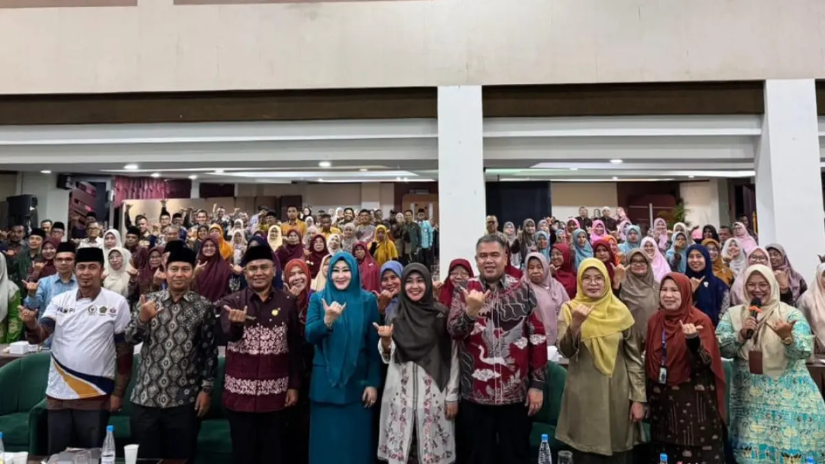 Pembicara dan peserta Ngobrol Pendidikan Islam (NGOPI) dengan tema “Gerakan Ruang Aman dan Nyaman Anak (RANA) pada Madrasah Hebat Bermartabat”. (Foto: Humas)