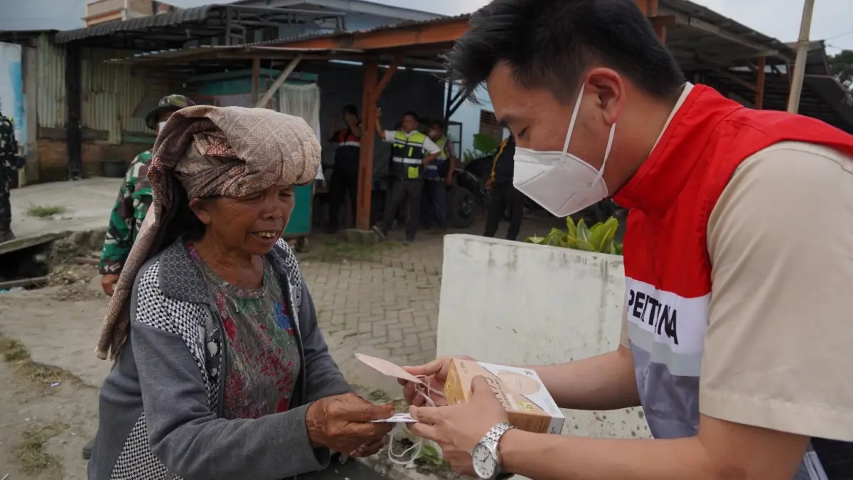 Pertamina Patra Niaga Sumbagut menyalurkan 5.695 masker kepada masyarakat dan Satgas BPBD Karo pascaerupsi Gunung Sinabung. Masker juga dibagikan di sejumlah SPBU untuk mengantisipasi paparan abu vulkanik.