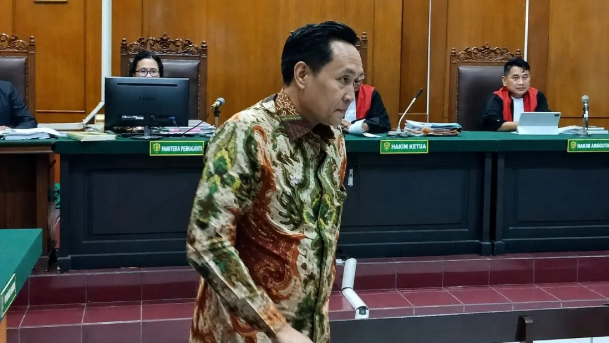 Ermanto Fahamsyah, ahli hukum perdata dari Universitas Negeri Jember dalam sidang gugatan yang diajukan PT Java Fortis Corporindo di Pengadilan Negeri Surabaya, Rabu (2/9). (Foto: Jawa Pos) 