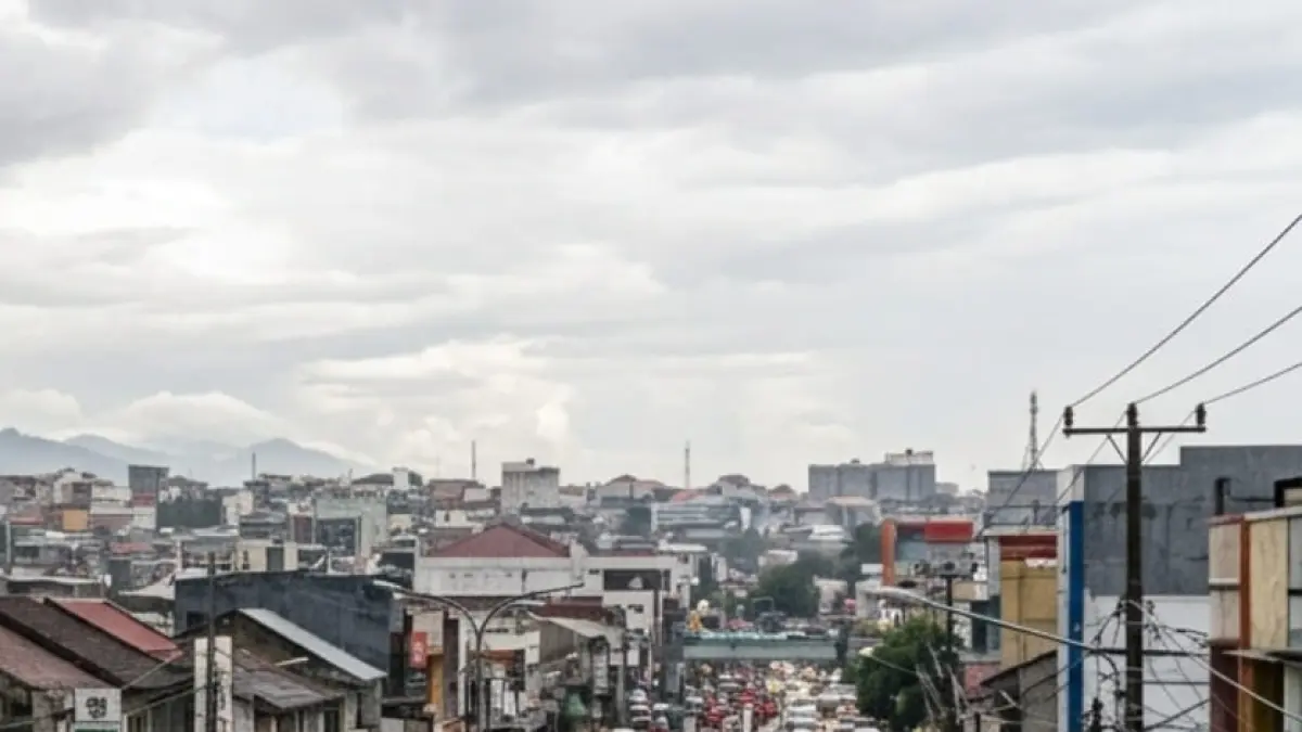 Prakiraan cuaca Sumbar 3–5 September 2026, potensi hujan ringan di sejumlah wilayah. (Foto ilustrasi AI)