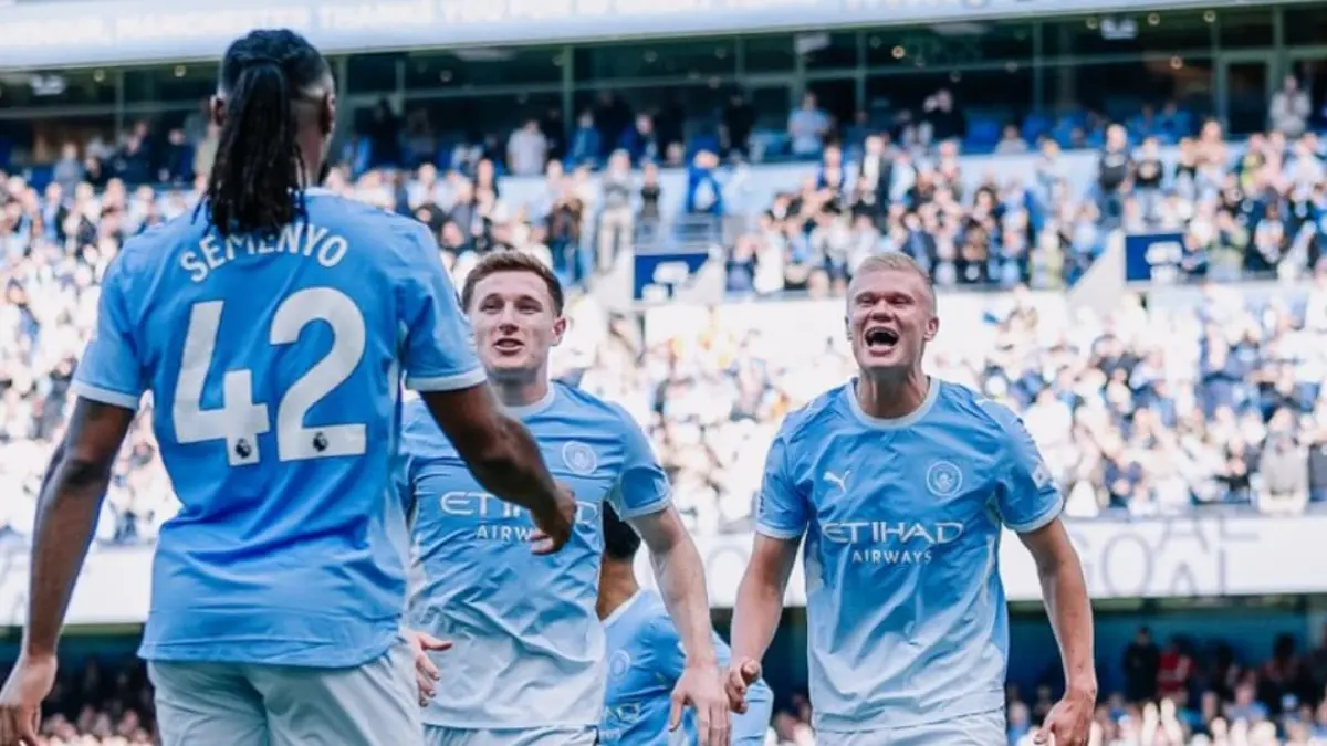 Erling Haaland merayakan gol ke-300 di level klub untuk Manchester City saat menghadapi Coventry City di Premier League 2026/2027.(Foto: X @mancity)
