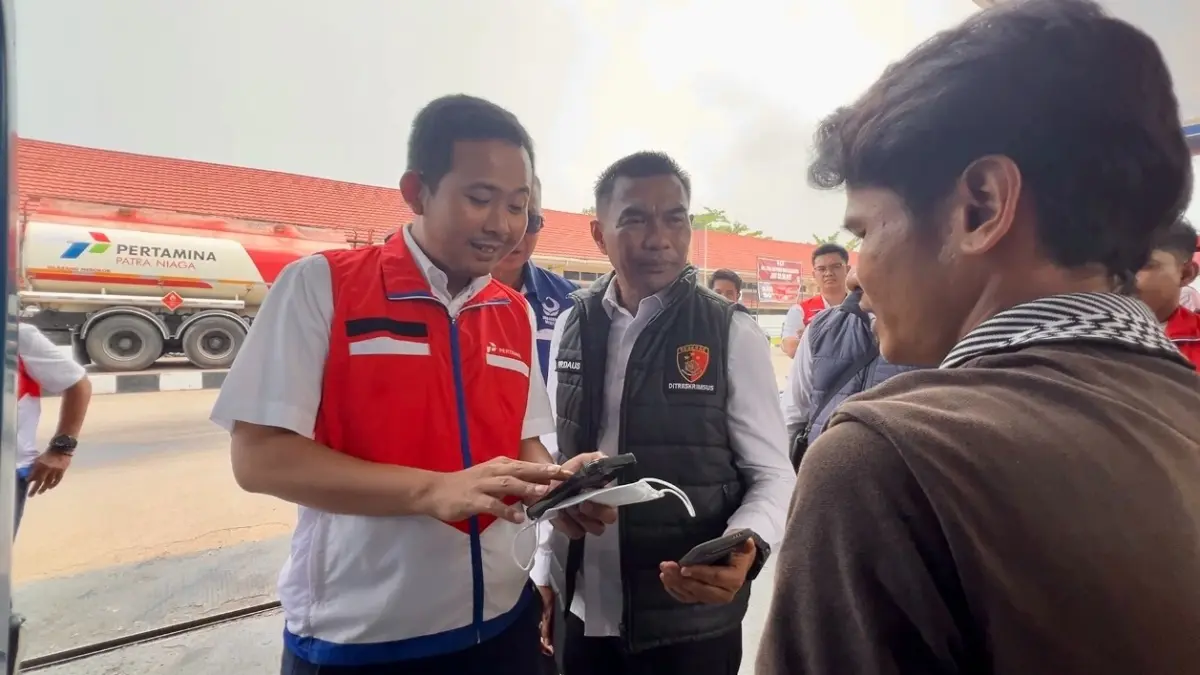 Pertamina Patra Niaga bersama Polda dan Pemprov Sumbar mengecek transaksi, QR Code, sarana-prasarana, dan kepatuhan penyaluran BBM subsidi di sejumlah SPBU Kota Padang, Senin (7/9/2026).