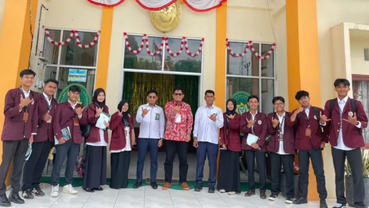 10 mahasiswa Fakultas Syariah UIN Imam Bonjol Padang mengikuti Praktik Peradilan di Pengadilan Agama Sijunjung. (Foto: Humas UIN IB)