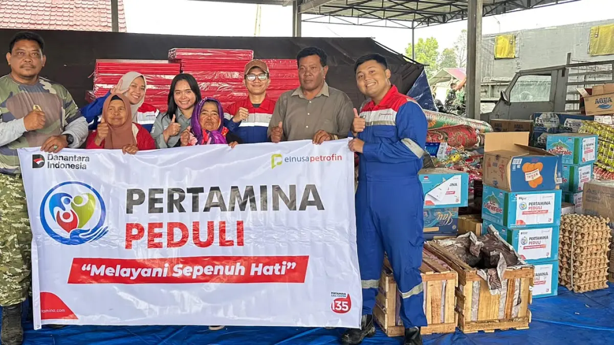 Bantuan logistik Elnusa Petrofin bersama Pertamina Peduli disalurkan bagi sekitar 650 warga yang mengungsi di Desa Sukatepu, Karo.