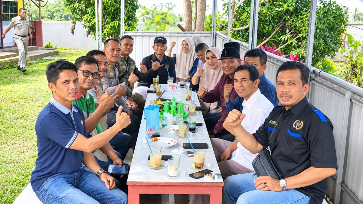 Kasat Lantas Tanahdatar Iptu Wendrizal saat coffee morning bersama wartawan di Kompleks Polres Tanahdatar, Kamis (10/9/2026).  