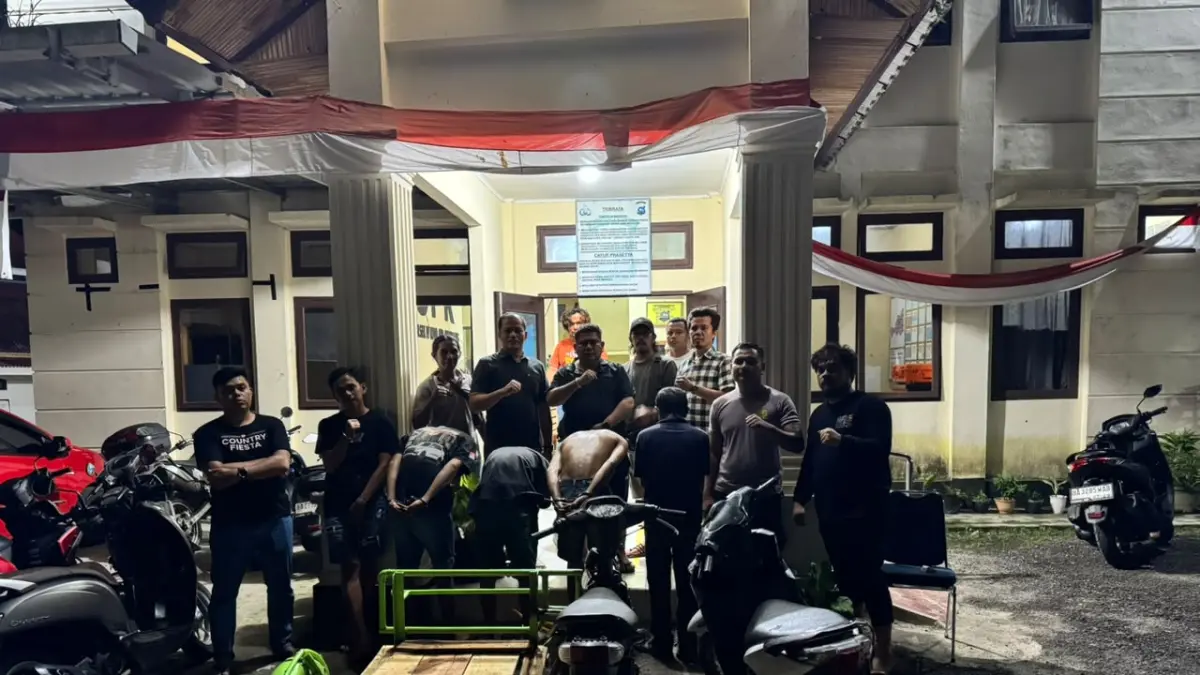 Polisi mengungkap dugaan jaringan curanmor dan penadahan di Aur Malintang, Pariaman. Empat orang diamankan beserta dua sepeda motor sebagai barang bukti. (DOKUMENTASI PRIBADI)