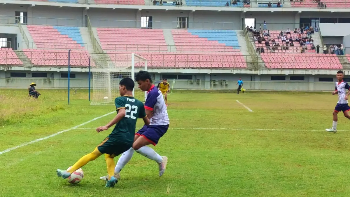 PSTS Tabing Padang U-13 menjadi juara Piala Soeratin Sumbar 2026 setelah mengalahkan Tiku Putra Agam 6-1 pada partai final di Stadion Utama Sumbar. (DOKUMENTASI PRIBADI)
