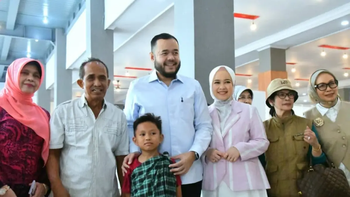 Fadly Amran menghadiri sunatan massal gratis untuk sekitar 400 anak di Padang. (Foto: Diskominfo)