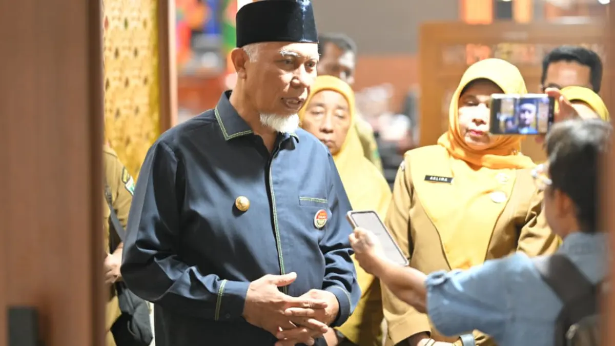 Gubernur Sumbar Mahyeldi saat diwawancarai wartawan menegaskan pokir DPRD dalam RAPBD 2027 harus sesuai kewenangan dan kondisi fiskal daerah.