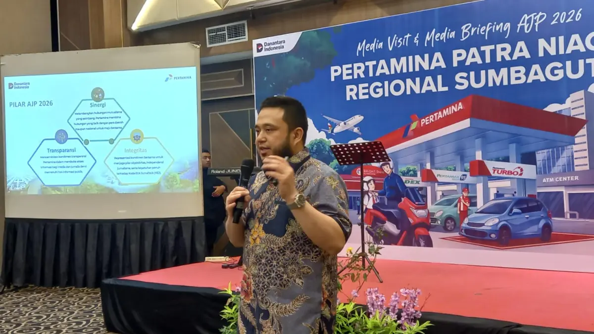 Area Manager Communication, Relations & CSR Regional Sumbagut PT Pertamina Patra Niaga, Fahrougi Andriani Sumampouw, saat Media Briefing AJP 2026 di Padang.