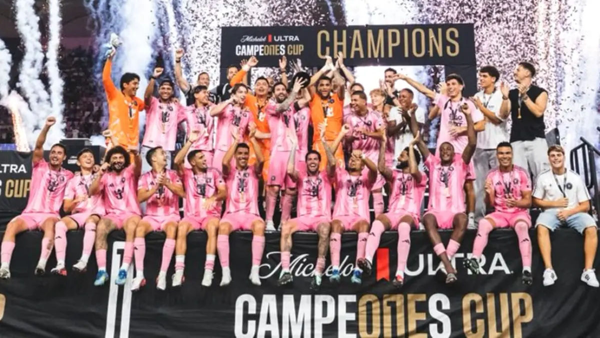 Lionel Messi bersama Inter Miami menjuarai Campeones Cup 2026 usai mengalahkan Cruz Azul 2-0. (Foto: X @InterMiamiCF)