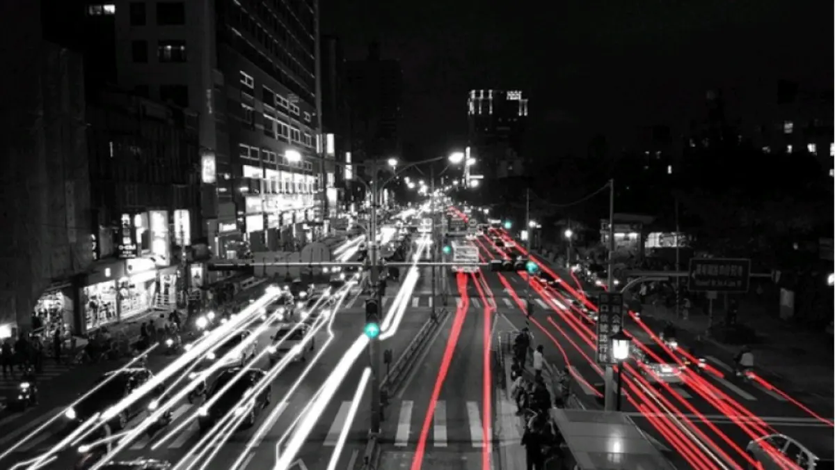 Aktivitas bus kota dan tantangan sopir menghadapi lalu lintas perkotaan. (Foto ilustrasi: DESH&nbsp;from&nbsp;Pixabay)