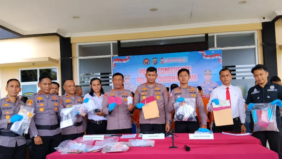 Polres Dharmasraya menetapkan bendahara BPBD sebagai tersangka dugaan korupsi dana COVID-19 dengan kerugian negara mencapai Rp604 juta.