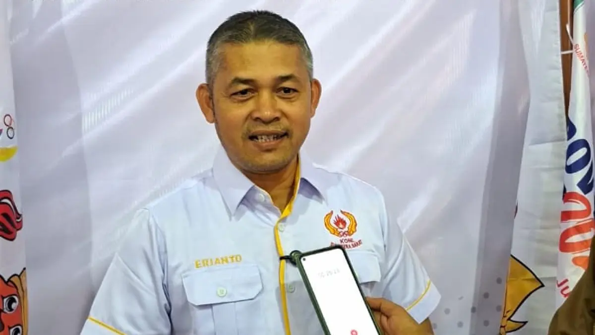 Ketua KONI Kota Padang, Erianto Mahmuda, saat diwawancarai wartawan, Senin (5/10/2026).