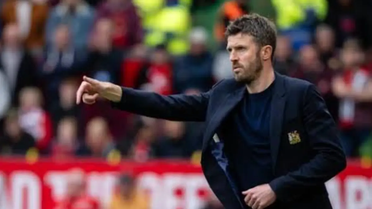Michael Carrick menghadapi tantangan mengubah permainan Manchester United menjadi hasil yang lebih konsisten pada musim 2026/2027. (Foto: Dok. Manutd.com)