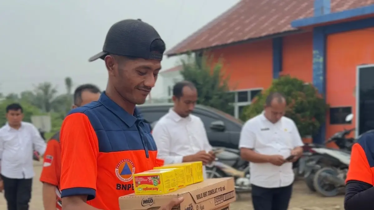Seorang warga tersenyum saat menerima bantuan dari Pertamina Patra Niaga Regional Sumbagut untuk masyarakat terdampak banjir di Aceh Tamiang.











File, Gambar, dan analisis data tidak tersedia hingga penggunaan direset pukul 14.02. Lanjutkan chat hanya dengan teks, atau tingkatkan untuk akses lebih luas.