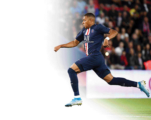 Penyerang Paris Saint-Germain (PSG) Kylian Mbappe dalam laga kontra Nimes di Parc des Princes Stadium, Paris, 11 Agustus tahun lalu. (AFP)