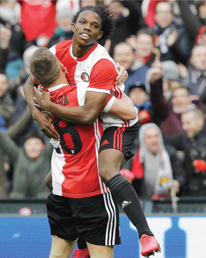 Feyenoord untuk sementara bertengger di peringkat tiga klasemen sementara Eredivisie.