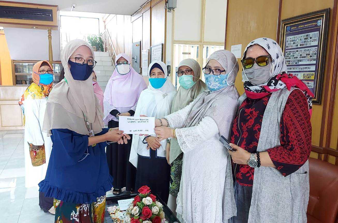 Forum Dosen ASN Dpk LLDikti Wilayah X berdonasi untuk membantu penanganan Covid-19. (Foto: IST)