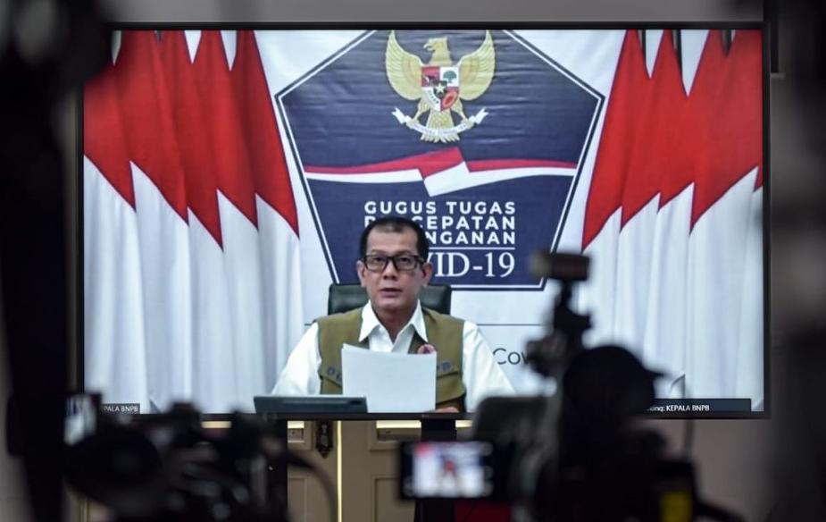 Ketua Gugus Tugas Nasional Percepatan Penanganan Covid-19 Doni Monardo memberikan keterangan pers usai rapat dengan presiden dan para gubernur, Selasa (12/5/2020). (Foto: Humas Setkab)