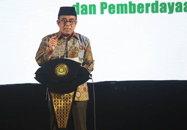 Menteri Agama (Menag), Fachrul Razi mengatakan, dengan diterapkannya new normal maka akan diikuti dengan pembukaan rumah ibadah yang dilakukan secara bertahap. (MIFTAHULHAYAT/JAWA POS)