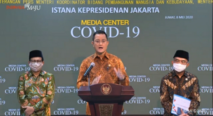 Menteri Sosial Juliari P. Batubara memberikan keterangan pers. Foto: Humas Setkab)