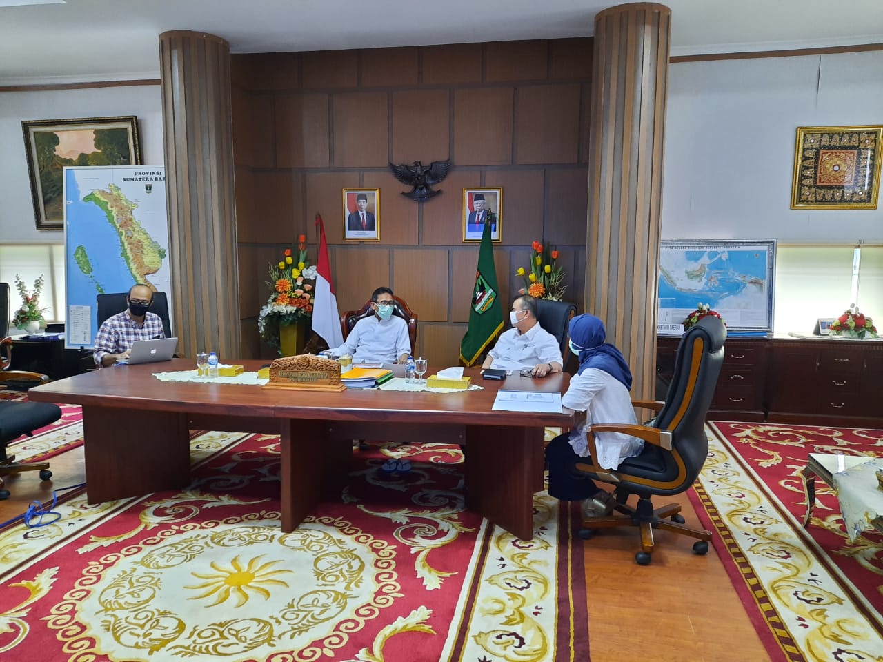 Gubernur bersama Wagub rapat dengan Tim Fakultas Kesehatan Masyarakat (FKM) Universitas Andalas Padang yang dipimpin Dekan Defriman Djafri
