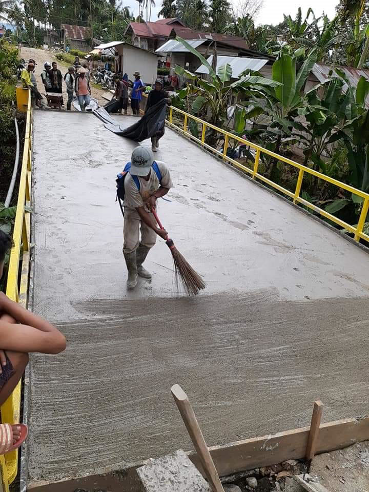 Jembatan Sungai Lingkitang di Lubuk Gadang Timur, Solsel dibangun dengan anggaran Rp 90 Juta.