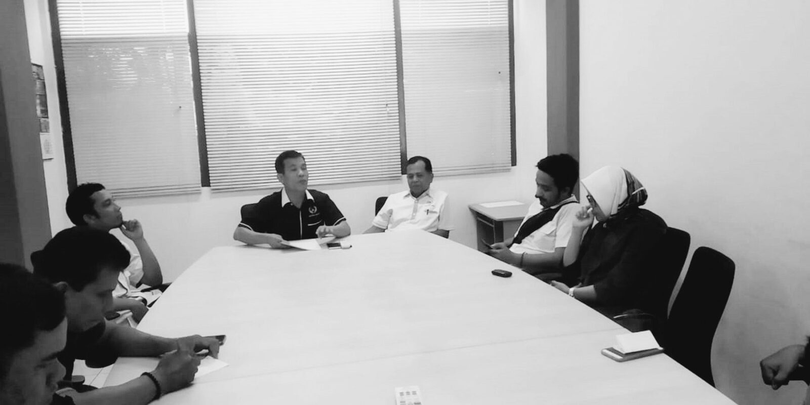 Ketum KONI Sumbar, Syaiful ketika memberikan keterangan Pers kepada awak media di gedung KONI Sumbar beberapa waktu lalu. (IST)